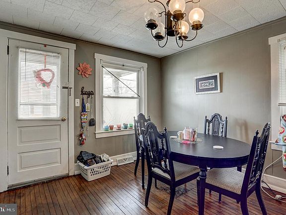 3rd image of 36 S Maple St