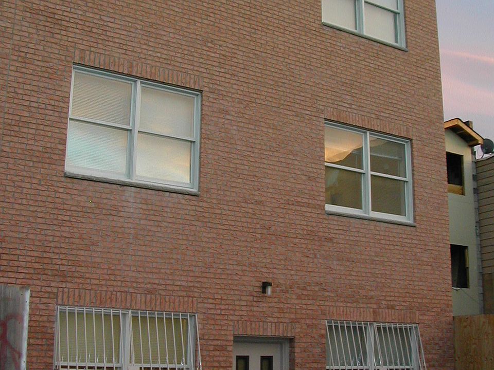 2nd image of 1352 Dekalb Ave APT 3