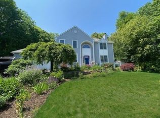 33 Spinning Wheel Dr, Uxbridge, MA 01569