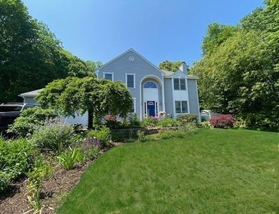 33 Spinning Wheel Dr, Uxbridge, MA, 01569