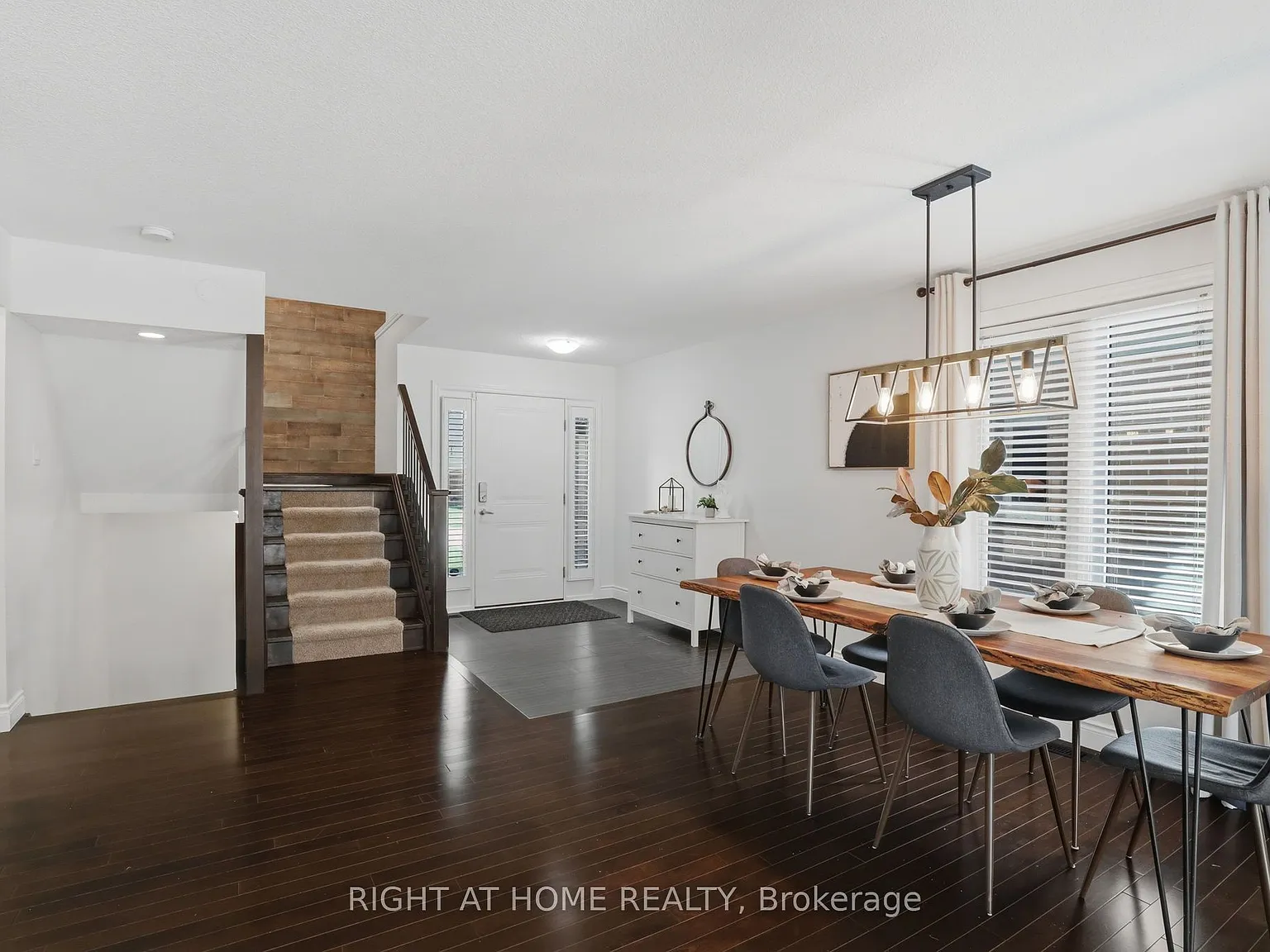 4 bed, $3,300 — Photo 2