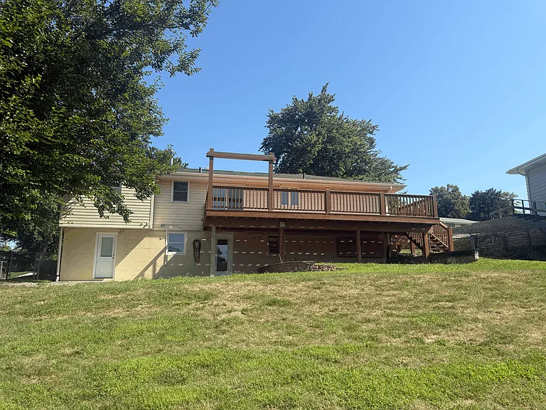 8521 Pinkney St — Photo 19