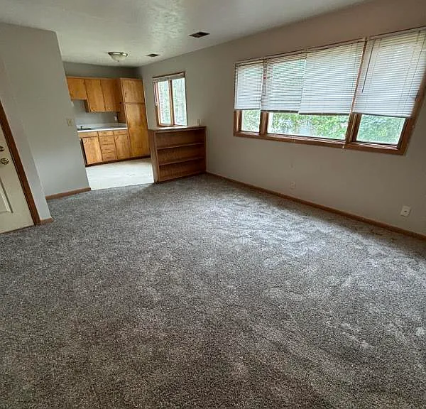 4616 Stockwell St — Photo 3
