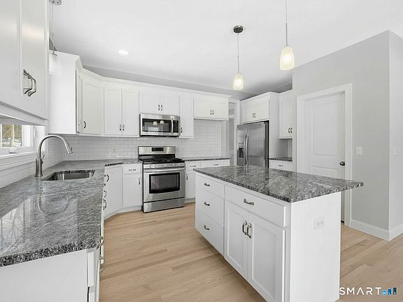 4th image of 102 West Street