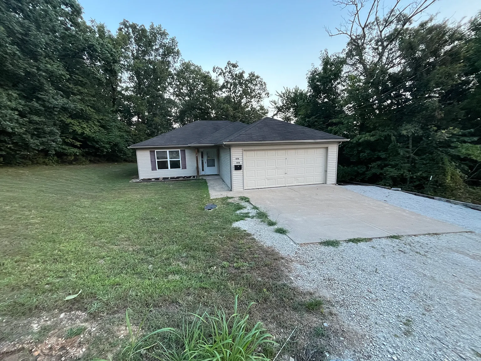 3 bed, 1230 sqft, $1,600 — Photo 1