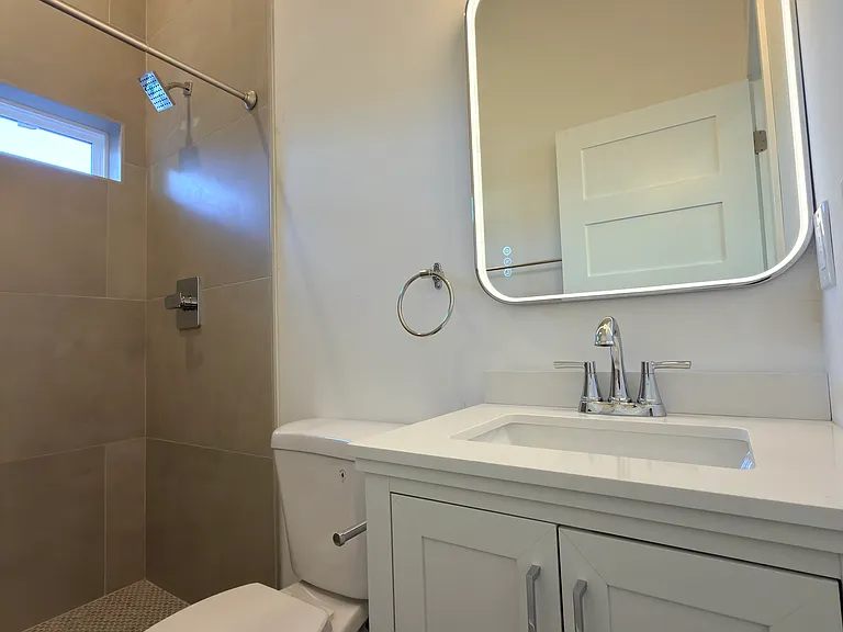 1018 Cedar Brk #C — Photo 5