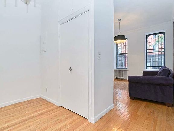 3rd image of 260 W 15th St #1F