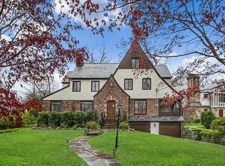 22 Beechtree Dr, Larchmont, NY 10538