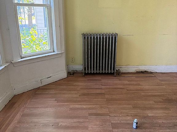 3rd image of 29 W 109th Pl