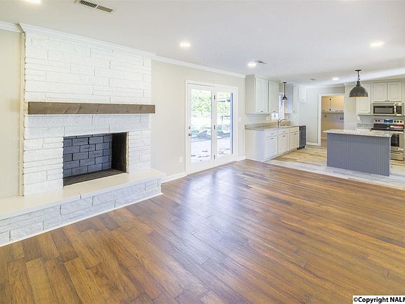 5th image of 2301 Brookwood Dr SE