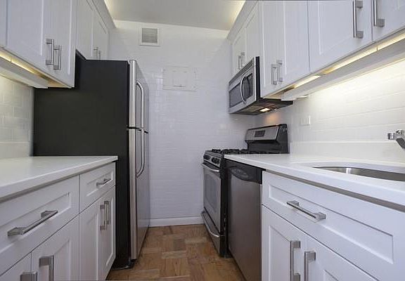 4th image of 630 1st Ave APT 26S