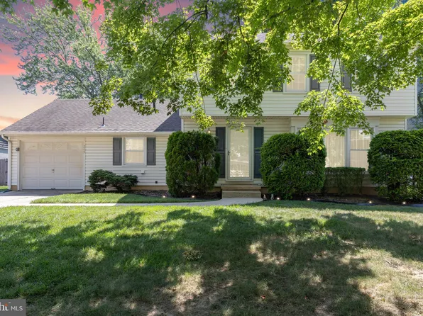 269 Burning Tree Rd, Delran, NJ 08075