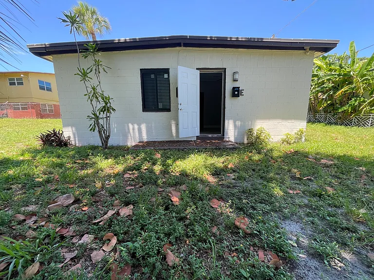 103 NW 7th Ave #E — Photo 2
