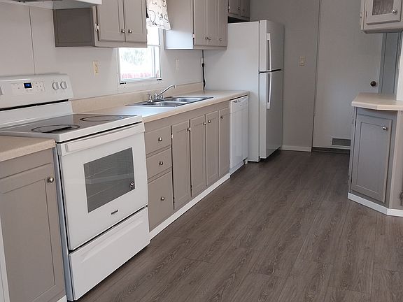 5th image of 1109 N Alameda Rd