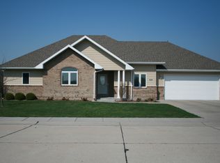 802 Clearwater Ct, North Platte, NE 69101