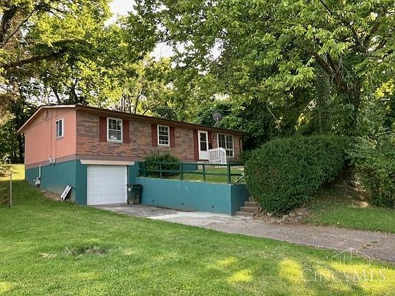 2nd image of 31 Leslie Ave