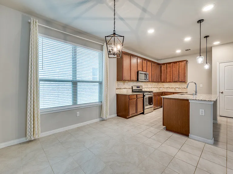 2028 Barx Dr — Photo 11