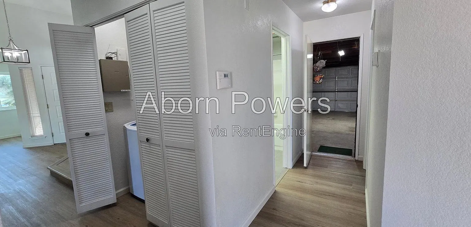 3 bed, 2.0 bath, 1219 sqft, $2,495 — Photo 4