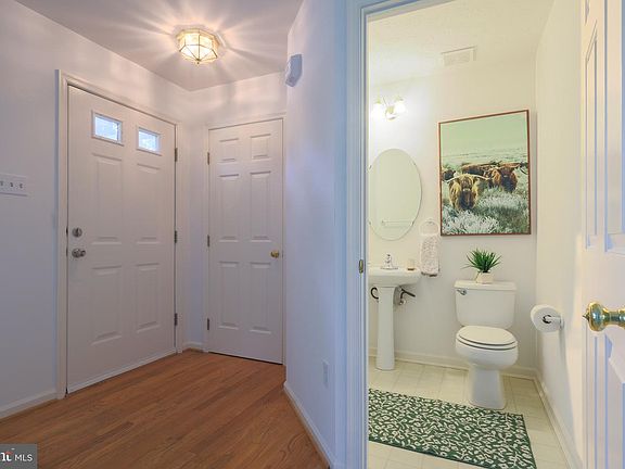 4th image of 8722 Cresthill Ct