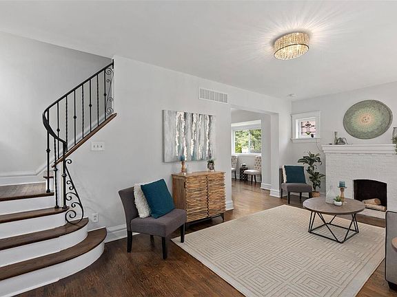 3rd image of 5035 Lansdowne Ave