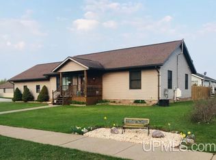 858 Camelot Dr, Negaunee, MI 49866