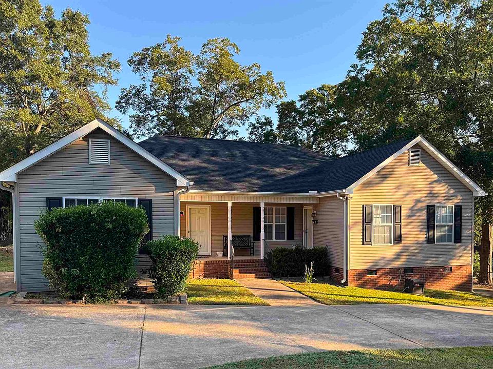 1st image of 211 Wildwood Dr