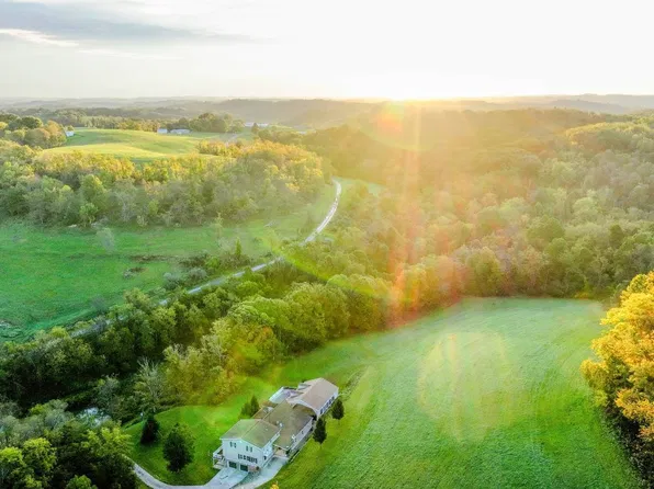 102 Klages Rd, West Alexander, PA 15376