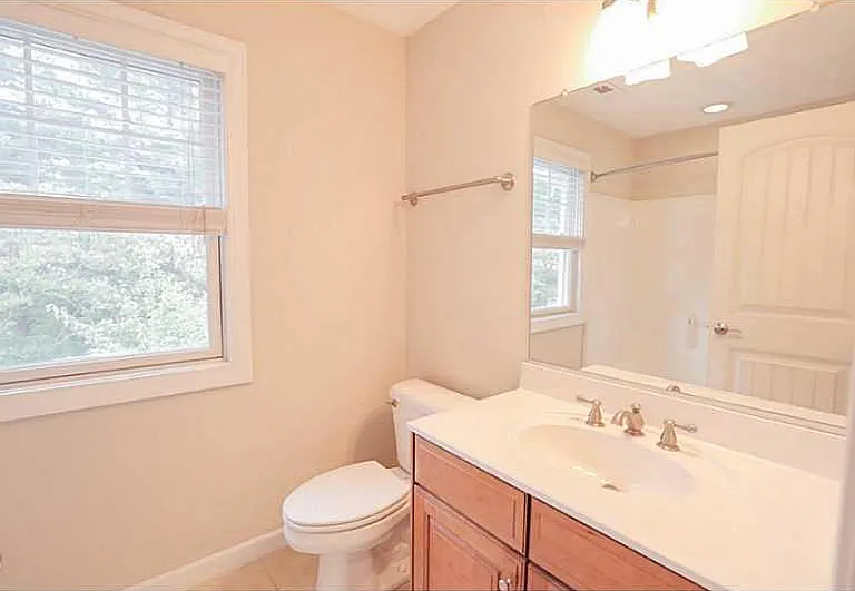 1325 Buckingham Ave — Photo 23