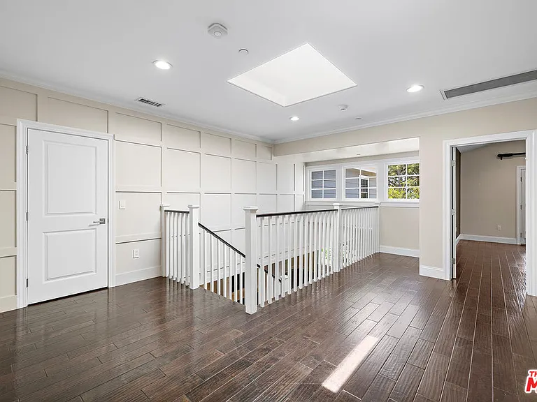 1147 Centinela Ave — Photo 23