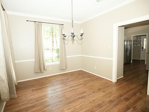 Formal dining to the left.