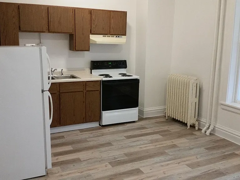 218 N 15th Ave E #2 — Photo 4