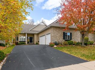 1414 Fairway Ct, Chaska, MN 55318