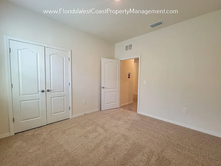 5819 Oak Bridge Ct — Photo 6