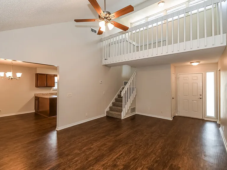 8315 Crosswind Rd — Photo 5