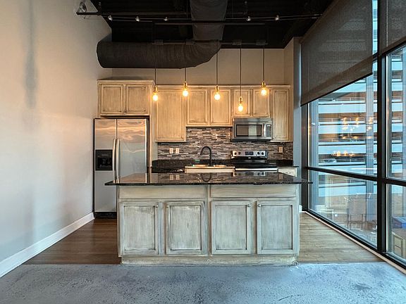 4th image of 1101 Walnut St Unit 305