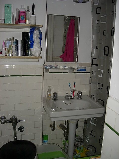 2nd image of 142 E 33rd St #18