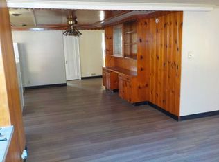 605 S 9th St, Mitchell, IN 47446