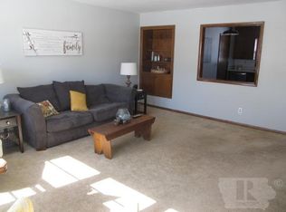 710 W 20th St, Carroll, IA 51401