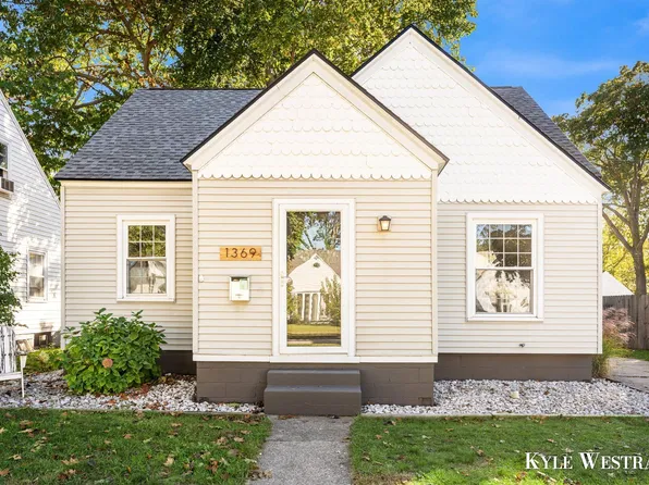 1369 Cornell Rd, Muskegon, MI 49441