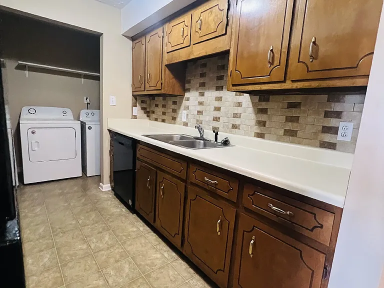 2 bed, 1.0 bath, 965 sqft, $925 — Photo 9