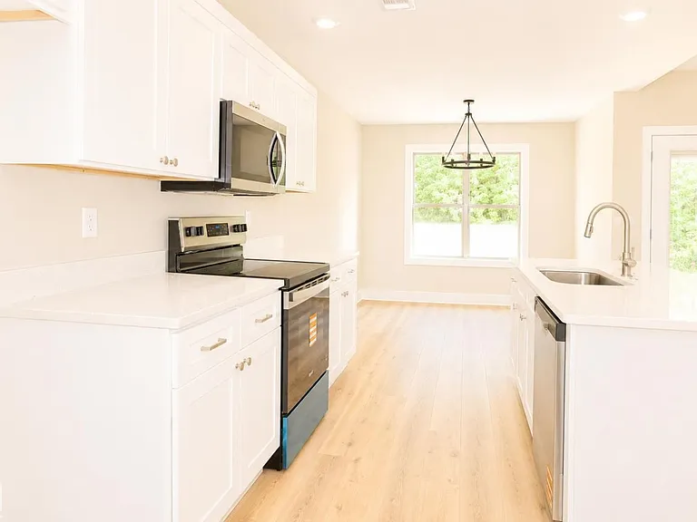 5402 Lotus St — Photo 11