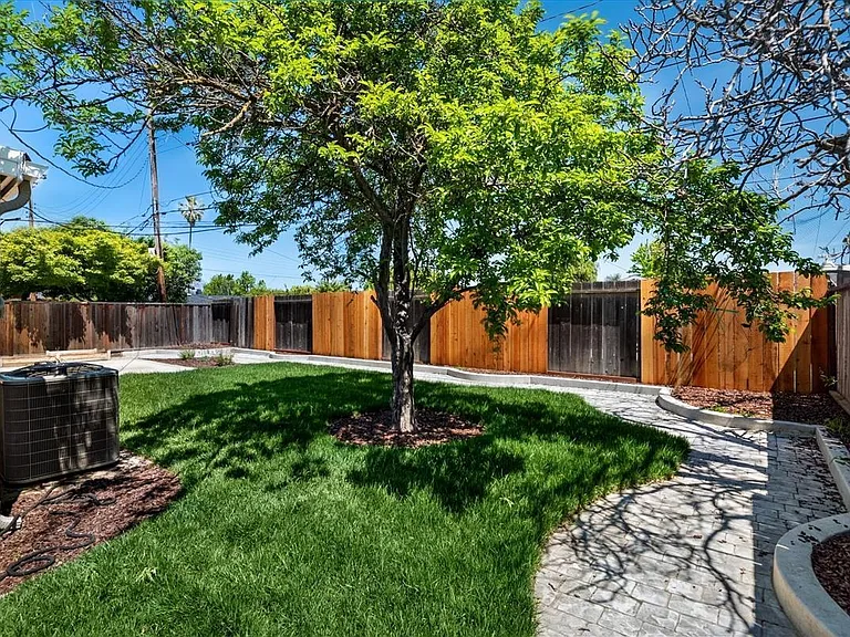 2906 Kilo Ave — Photo 16