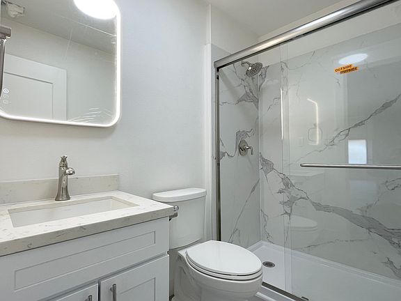 4th image of 411 E Santa Clara St #A