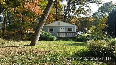 8402 Sleepy Hollow Rd — Photo 1