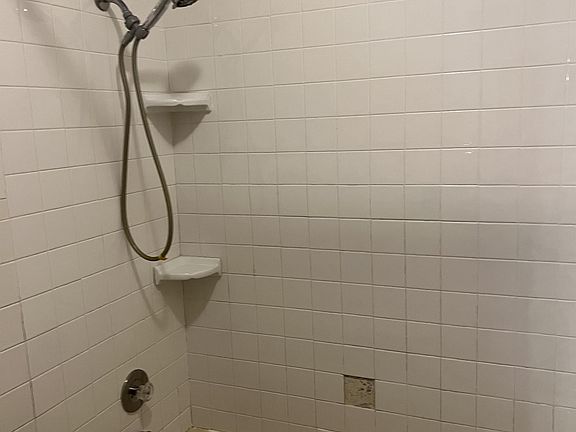 4th image of 600 Kitrina Ave #1