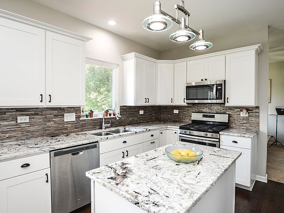 5th image of 5484 McKenzie Dr
