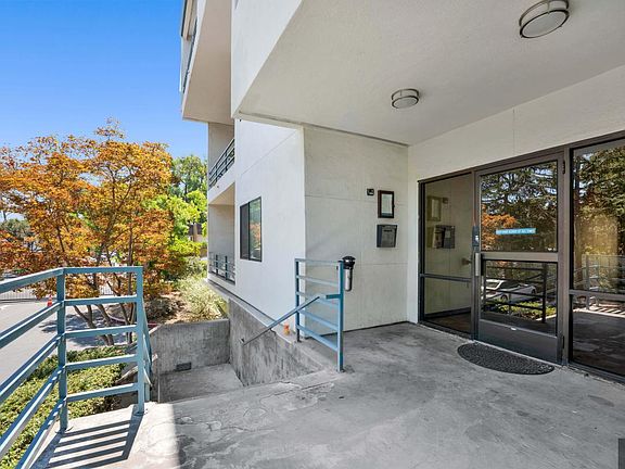 3rd image of 4681 Albany Cir APT 127