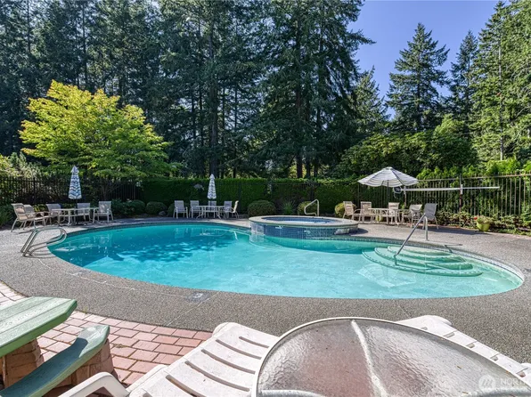 972 9th Circle, Fox Island, WA 98333