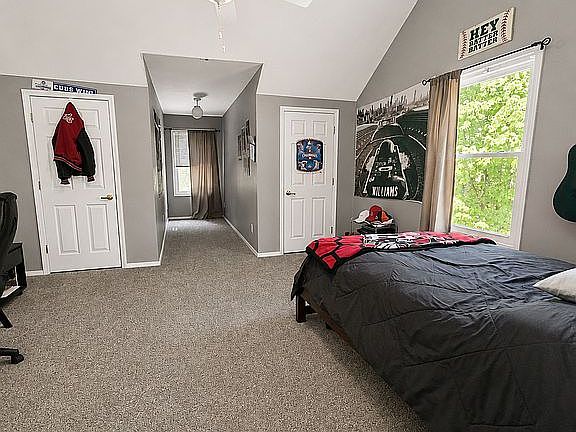 5th image of 4074 Oak Dr