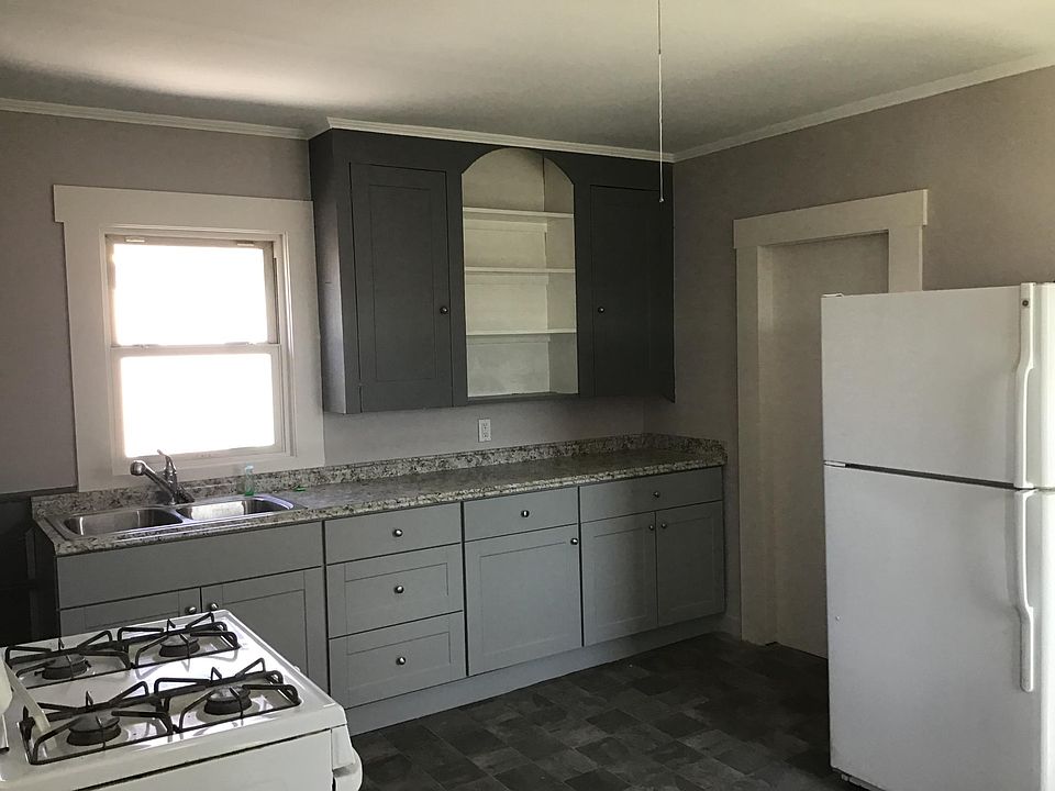 1st image of 16 Mechanic St Floor 2NF
